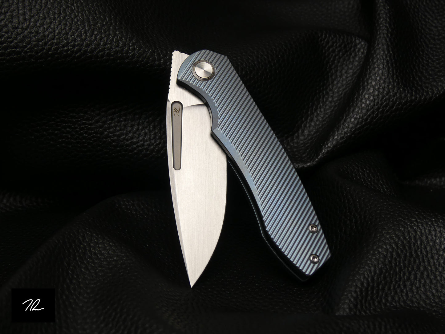 Dawn Hand Rubbed Blade/32v Blue Bead Blast Handle